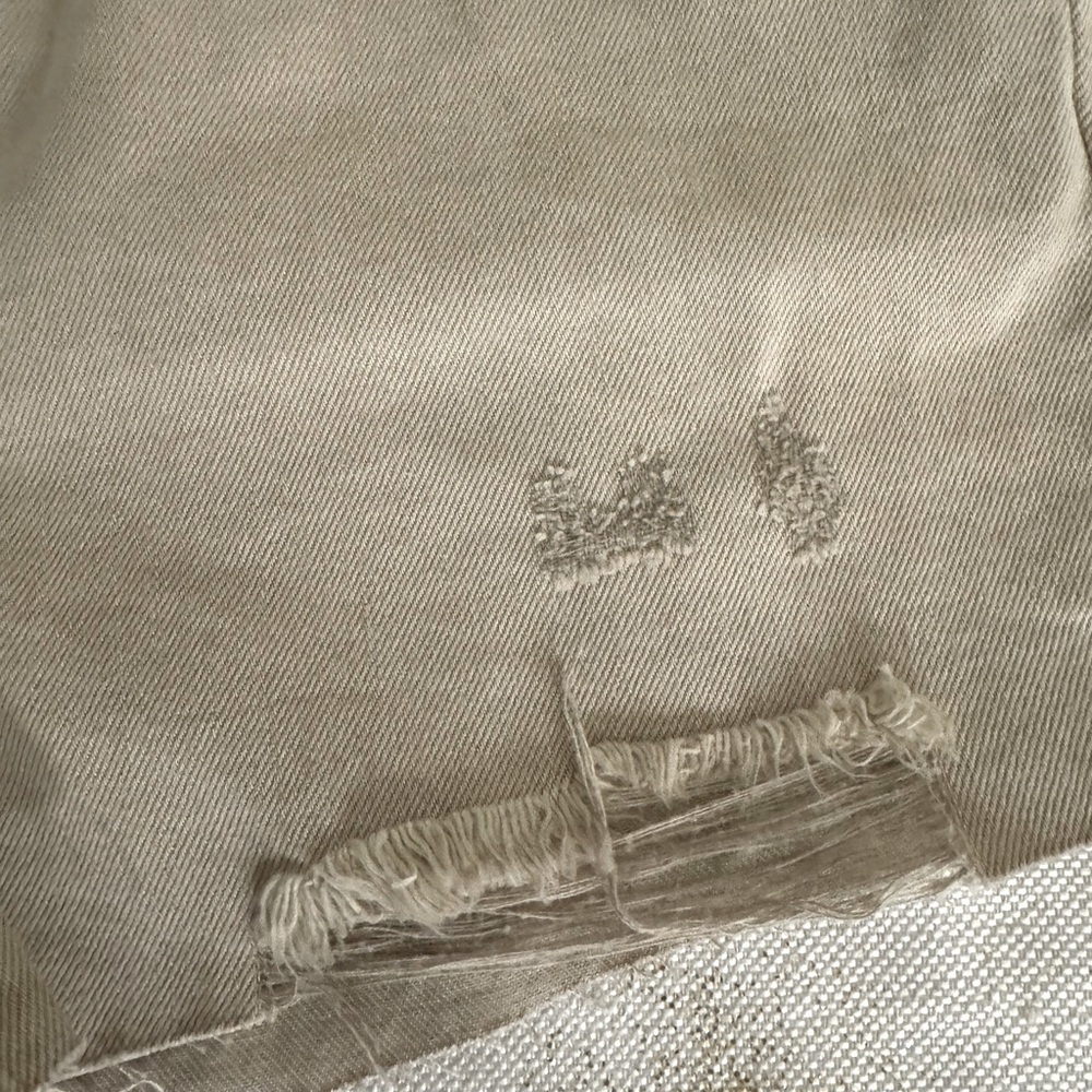 L'AGENCE Audrey Mid-Rise Shorts - Picture 7 of 13